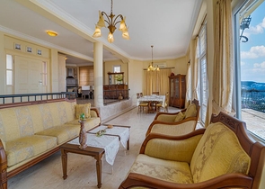 اطلالة بحر - فيلا مستقلة -3 غرف وصالة -في مجمو غولد سيتي / الانيا 