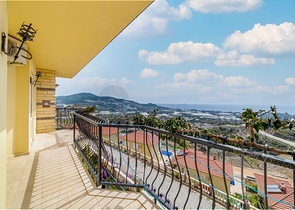 اطلالة بحر - فيلا مستقلة -3 غرف وصالة -في مجمو غولد سيتي / الانيا 