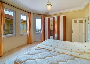 اطلالة بحر - فيلا مستقلة -3 غرف وصالة -في مجمو غولد سيتي / الانيا 