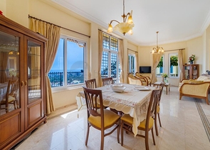 اطلالة بحر - فيلا مستقلة -3 غرف وصالة -في مجمو غولد سيتي / الانيا 