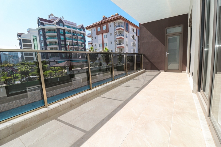 مجمع فاخر قريب من البحر -شقة غرفة وصالة -في كاستل / الانيا 