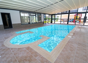 مجمع فاخر قريب من البحر -شقة غرفة وصالة -في كاستل / الانيا 