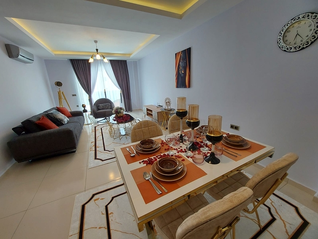 مجمع يضم كافة الخدمات - شقة غرفة وصالة -في مهموتلار / الانيا 