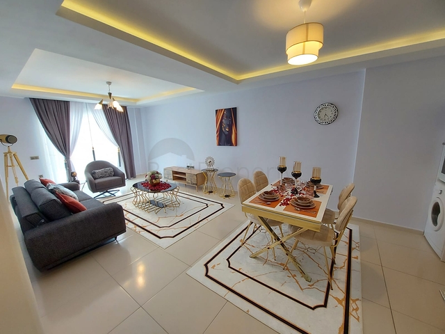 مجمع يضم كافة الخدمات - شقة غرفة وصالة -في مهموتلار / الانيا 