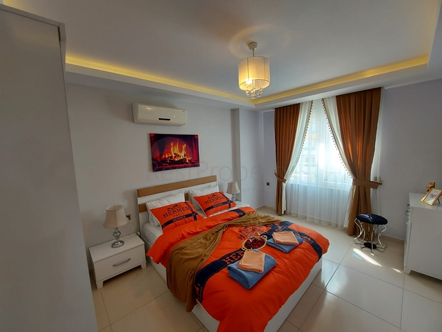 مجمع يضم كافة الخدمات - شقة غرفة وصالة -في مهموتلار / الانيا 