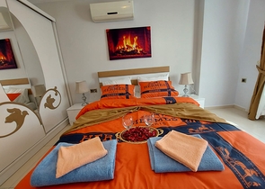 مجمع يضم كافة الخدمات - شقة غرفة وصالة -في مهموتلار / الانيا 