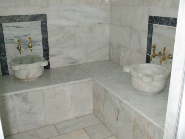 شقق للبيع في ماهموت لار / الانيا 