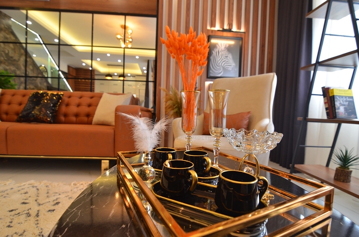 موقع مركزي مميز - دوبلكس 2 غرفة وصالة -انيقة -في مركز الانيا 