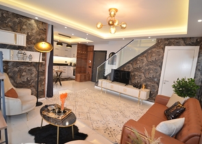 موقع مركزي مميز - دوبلكس 2 غرفة وصالة -انيقة -في مركز الانيا 