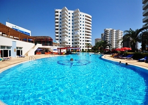 شقة غرفتين وصالة -طابق مرتفع -مجمع يضم كافة الخدمات -في مهموتلار / الانيا 