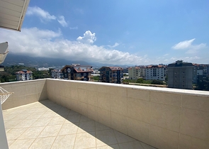 شقة دوبلكس قريبة من البحر - مفروشة -في كاستل / الانيا