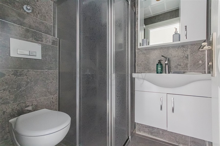 شقة غرفة وصالة -مجمع جديد - في مهموتلار / الانيا 