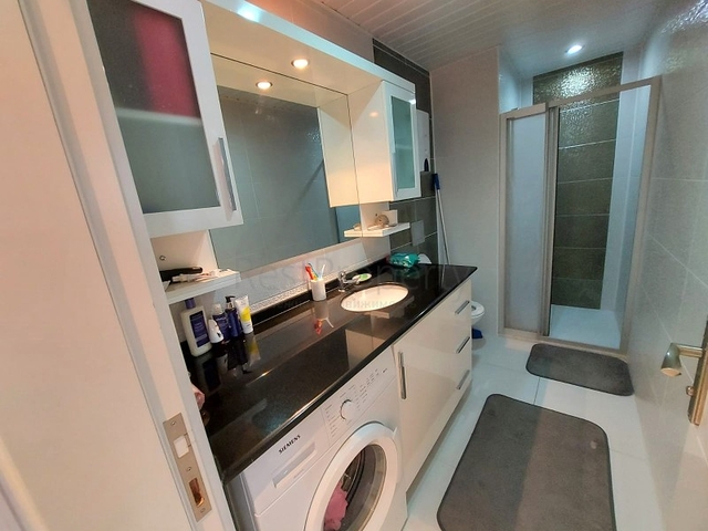 مجمع فاخر -قريب من البحر - شقة غرفة وصالة -في كاستل / الانيا 