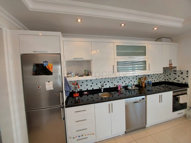 مجمع فاخر -قريب من البحر - شقة غرفة وصالة -في كاستل / الانيا 