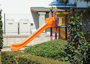 مجمع فاخر -قريب من البحر - شقة غرفة وصالة -في كاستل / الانيا 