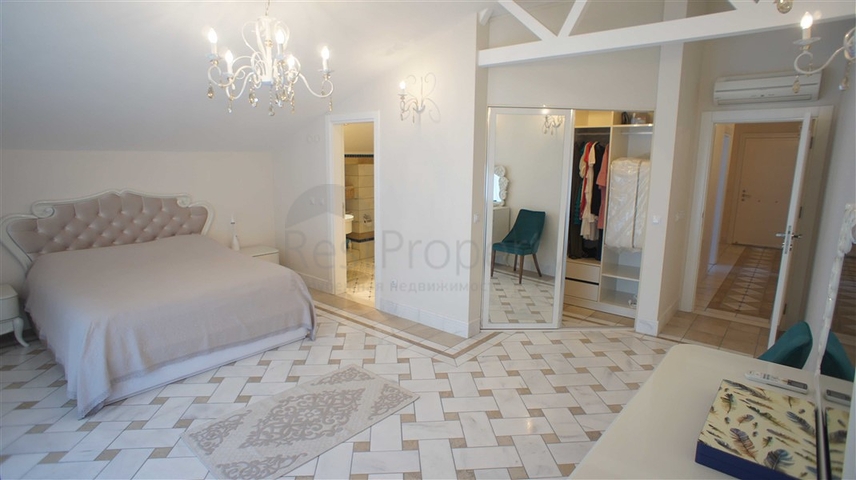 قريبة من شاطئ كليوباترا -دوبلكس 3 غرف وصالة -فاخرة -في مركز الانيا 