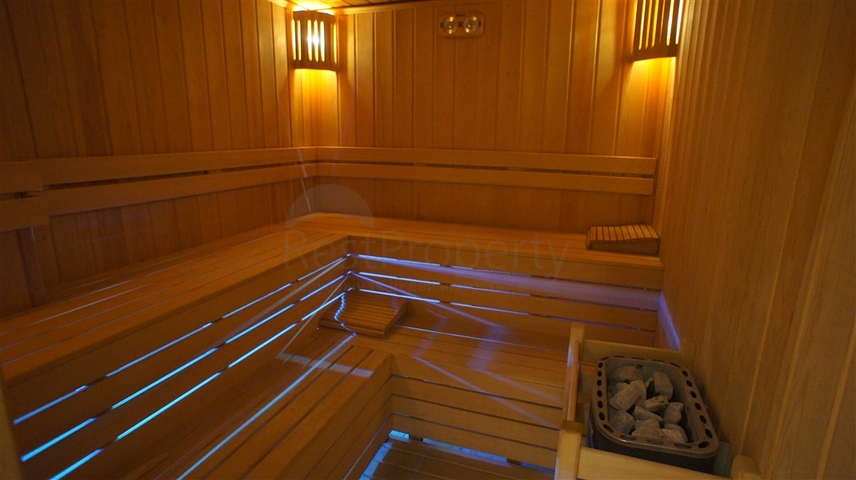 قريبة من شاطئ كليوباترا -دوبلكس 3 غرف وصالة -فاخرة -في مركز الانيا 