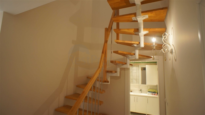 قريبة من شاطئ كليوباترا -دوبلكس 3 غرف وصالة -فاخرة -في مركز الانيا 