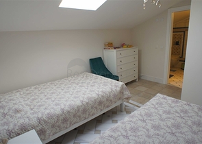 قريبة من شاطئ كليوباترا -دوبلكس 3 غرف وصالة -فاخرة -في مركز الانيا 