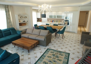 قريبة من شاطئ كليوباترا -دوبلكس 3 غرف وصالة -فاخرة -في مركز الانيا 