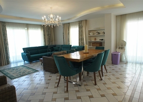 قريبة من شاطئ كليوباترا -دوبلكس 3 غرف وصالة -فاخرة -في مركز الانيا 