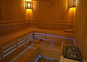 قريبة من شاطئ كليوباترا -دوبلكس 3 غرف وصالة -فاخرة -في مركز الانيا 