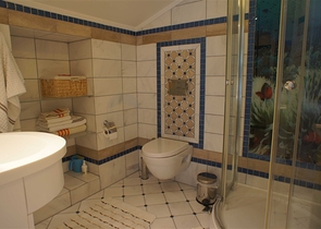 قريبة من شاطئ كليوباترا -دوبلكس 3 غرف وصالة -فاخرة -في مركز الانيا 