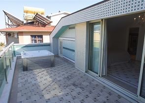 قريبة من شاطئ كليوباترا -دوبلكس 3 غرف وصالة -فاخرة -في مركز الانيا 