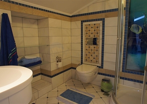 قريبة من شاطئ كليوباترا -دوبلكس 3 غرف وصالة -فاخرة -في مركز الانيا 