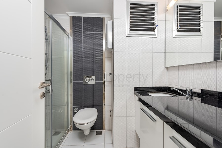 ضمن مجمع فاخر - شقة استديو للبيع -في افسلار / الانيا 