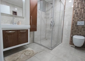 شقة ضمن مجمع فاخر - تصميم 1+1 - مفروشة -في مهموتلار / الانيا 