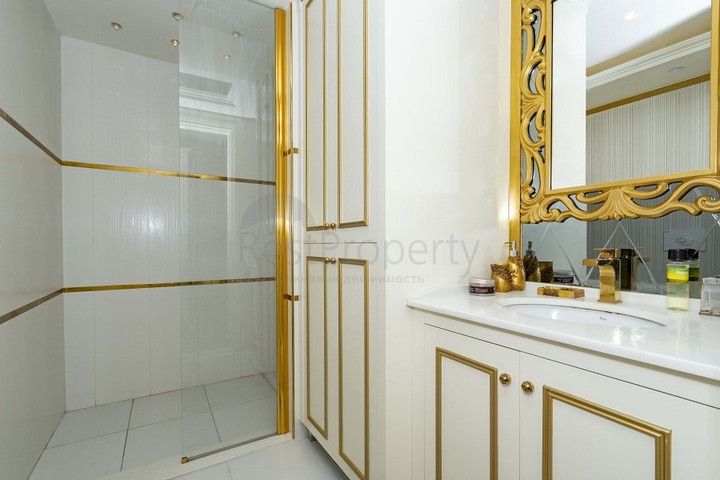 افخم مجمعات الانيا -شقة للبيع من تصميم 1+1 - في مركز الانيا 