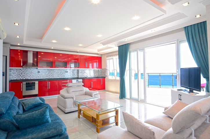 شقة باطلالة بحر مباشرة في الانيا -تصميم 1+2 - في مهموتلار 