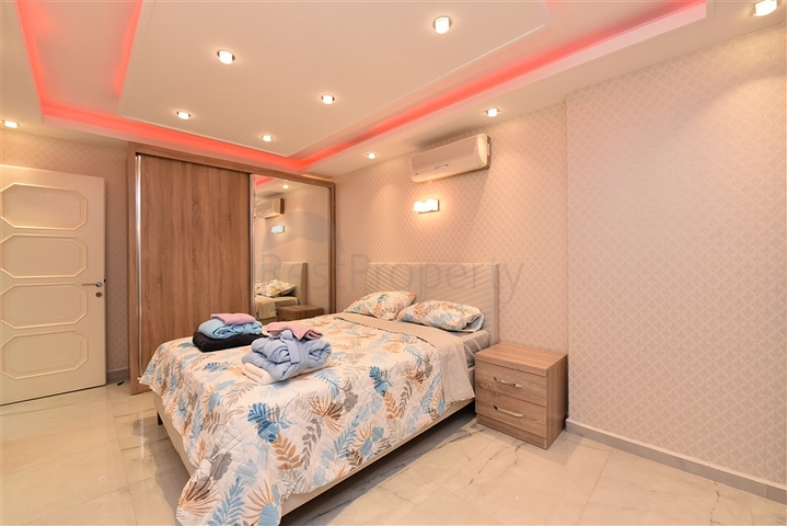 شقة باطلالة بحر مباشرة في الانيا -تصميم 1+2 - في مهموتلار 