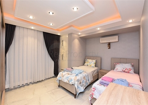 شقة باطلالة بحر مباشرة في الانيا -تصميم 1+2 - في مهموتلار 