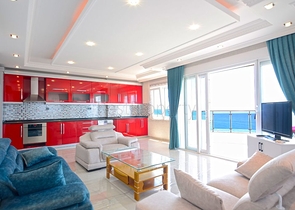 شقة باطلالة بحر مباشرة في الانيا -تصميم 1+2 - في مهموتلار 