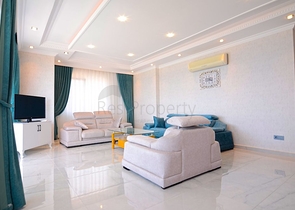 شقة باطلالة بحر مباشرة في الانيا -تصميم 1+2 - في مهموتلار 