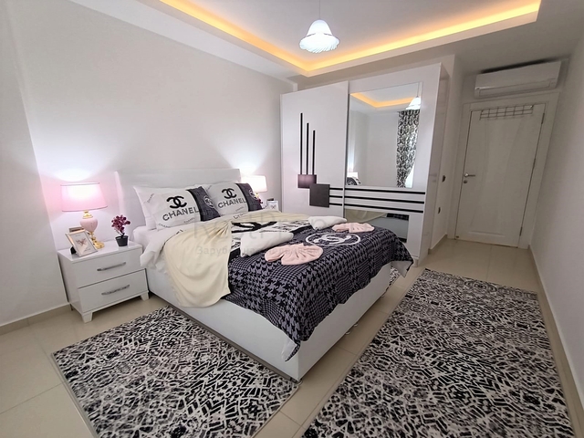 شقة انيقة للبيع -ضمن مجمع فاخر - في مهموتلار / الانيا 