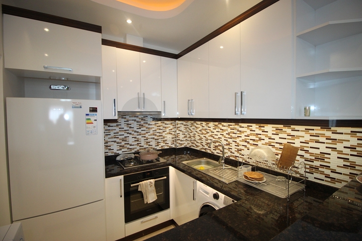 مجمع فاخر - خدمات  5 نجوم - شقة غرفة وصالة -في مهموتلار / الانيا 