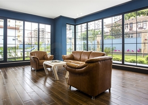 مجمع انيق - يضم كافة الخدمات -شقة 1+1- مفروشة -في مهموتلار / الانيا 