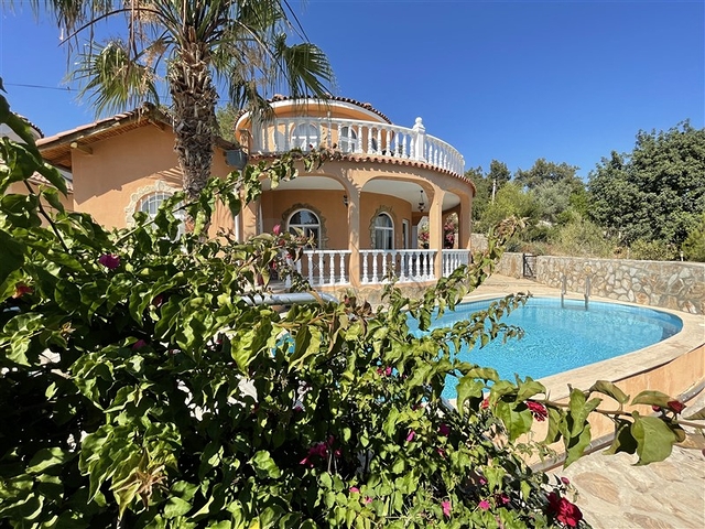 اطلالة بحر -فيلا مستقلة بسعر منافس - في افسلار / الانيا 