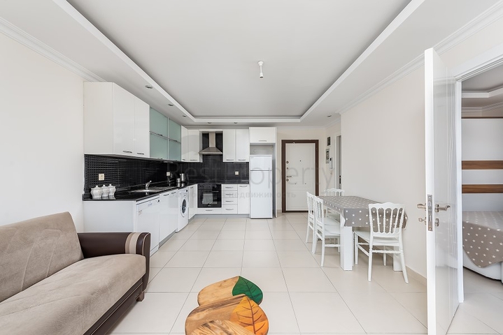 اطلالة ساحرة على المسبح والحديقة -شقة غرفة وصالة -في مجمع حديث -افسلار / الانيا 