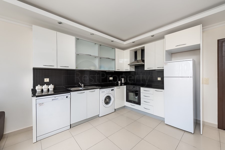 اطلالة ساحرة على المسبح والحديقة -شقة غرفة وصالة -في مجمع حديث -افسلار / الانيا 