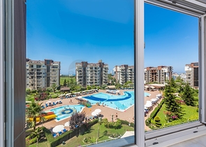 اطلالة ساحرة على المسبح والحديقة -شقة غرفة وصالة -في مجمع حديث -افسلار / الانيا 