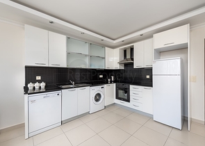 اطلالة ساحرة على المسبح والحديقة -شقة غرفة وصالة -في مجمع حديث -افسلار / الانيا 