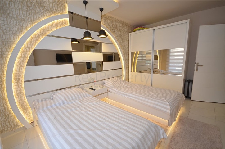 شقة فاخرة للبيع - ضمن مجمع حديث -في مهموتلار / الانيا 