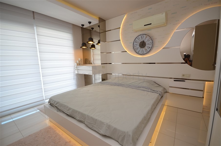 شقة فاخرة للبيع - ضمن مجمع حديث -في مهموتلار / الانيا 