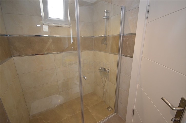 شقة فاخرة للبيع - ضمن مجمع حديث -في مهموتلار / الانيا 