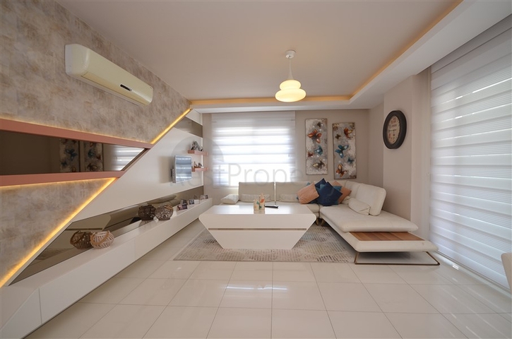 شقة فاخرة للبيع - ضمن مجمع حديث -في مهموتلار / الانيا 