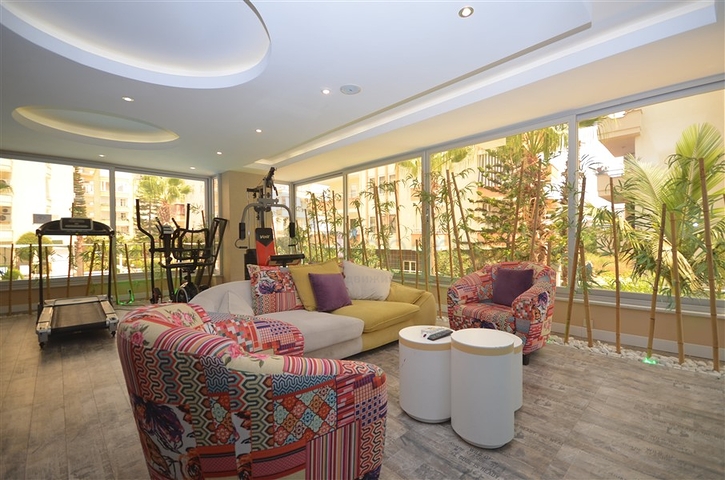 شقة فاخرة للبيع - ضمن مجمع حديث -في مهموتلار / الانيا 